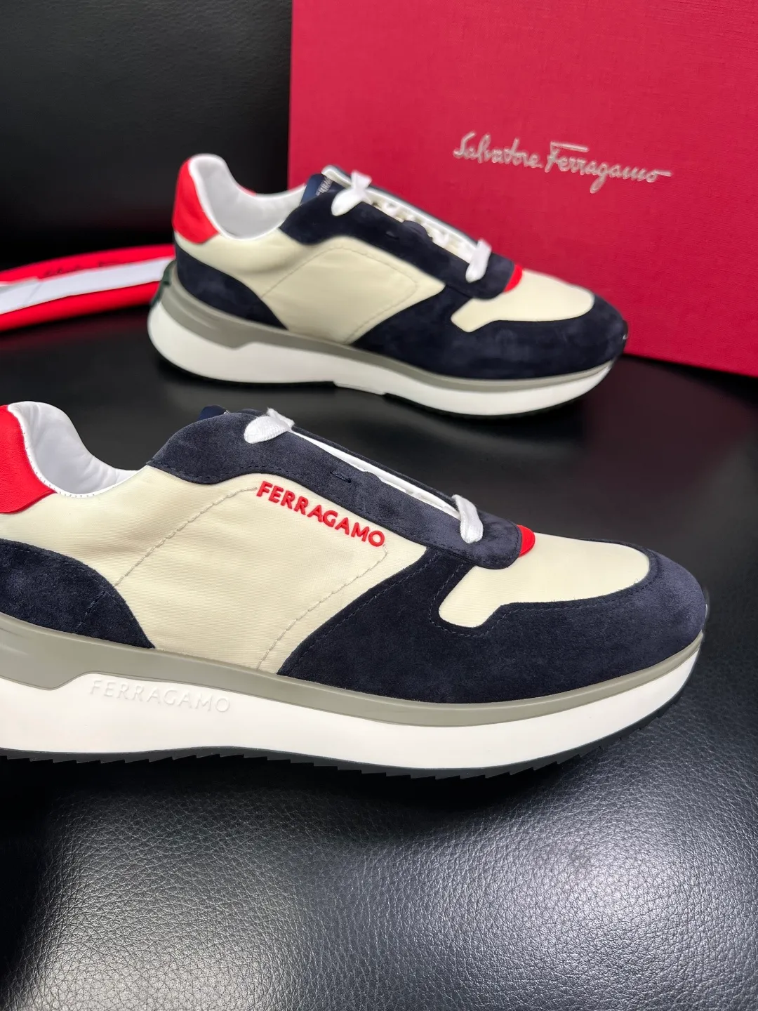 Men's shoes 💰780 Ferragamo High quality top handicrafts Ferragamo counters sell original factory configuration at the same time, imported original cowhide from Italy, imported water-dyed cow lining, soles: original factory special original soles are super comfortable, original factory and single goods, welcome to compare at the same time at the counter, code number 39-44 (customized 38 45)